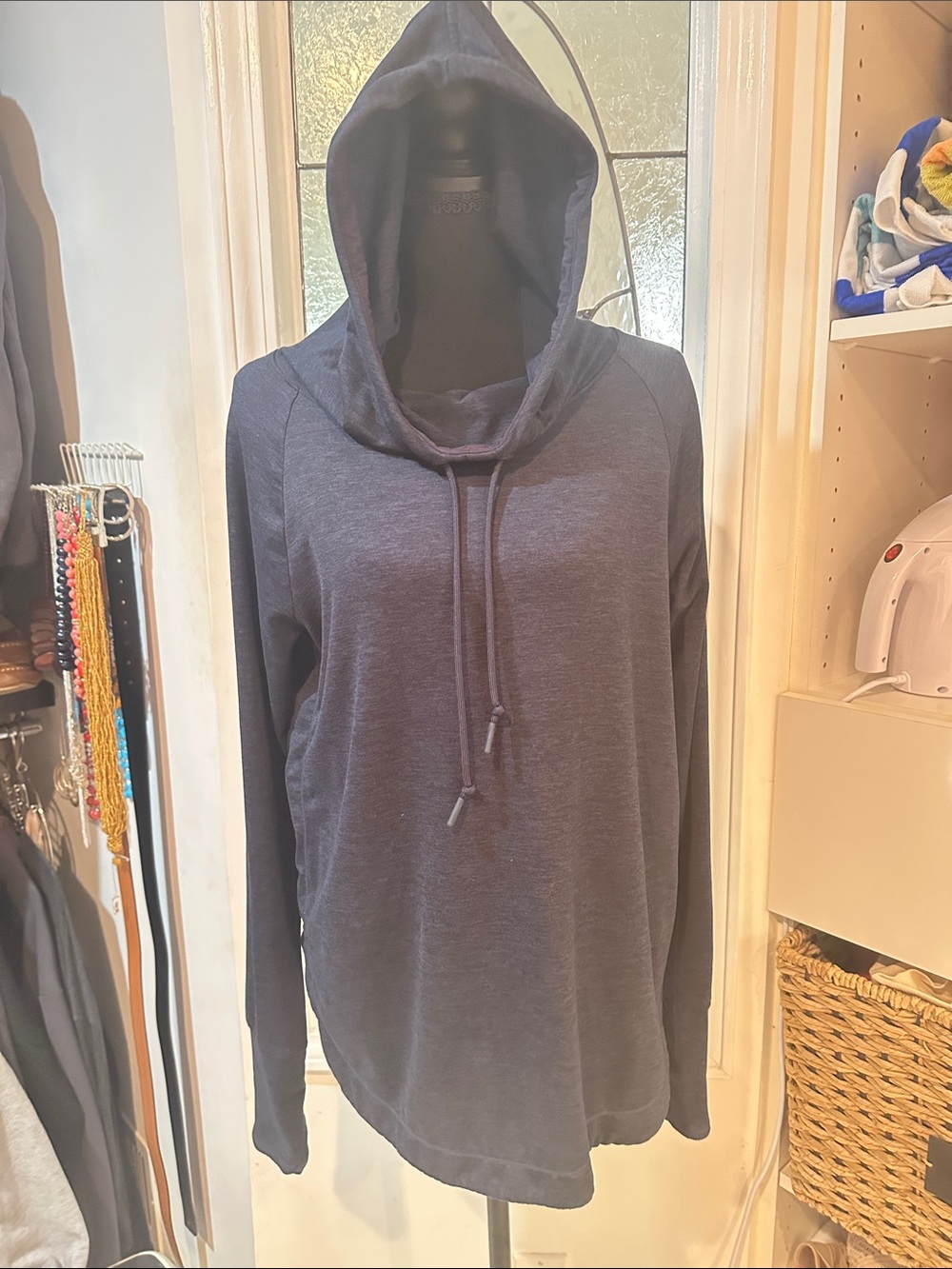 Women's Black Hooded Pullover Sweatshirt - Athleta size medium